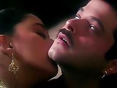 Anil-Kapoor-Madhuri-Kissing-Beta---Romtic scene 2